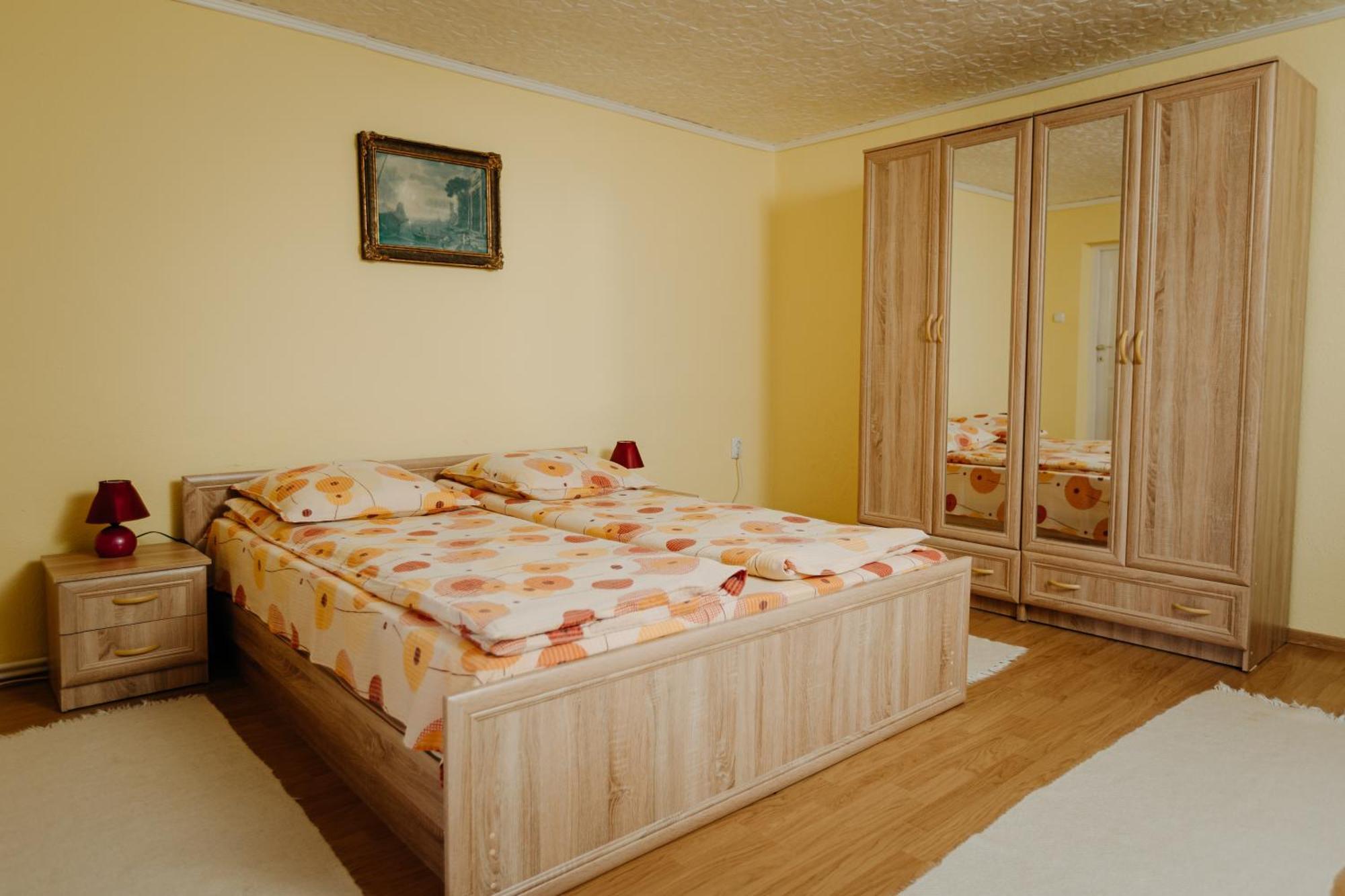 Kaffai Panzio Bed and Breakfast Izvoru Mureşului Exteriör bild