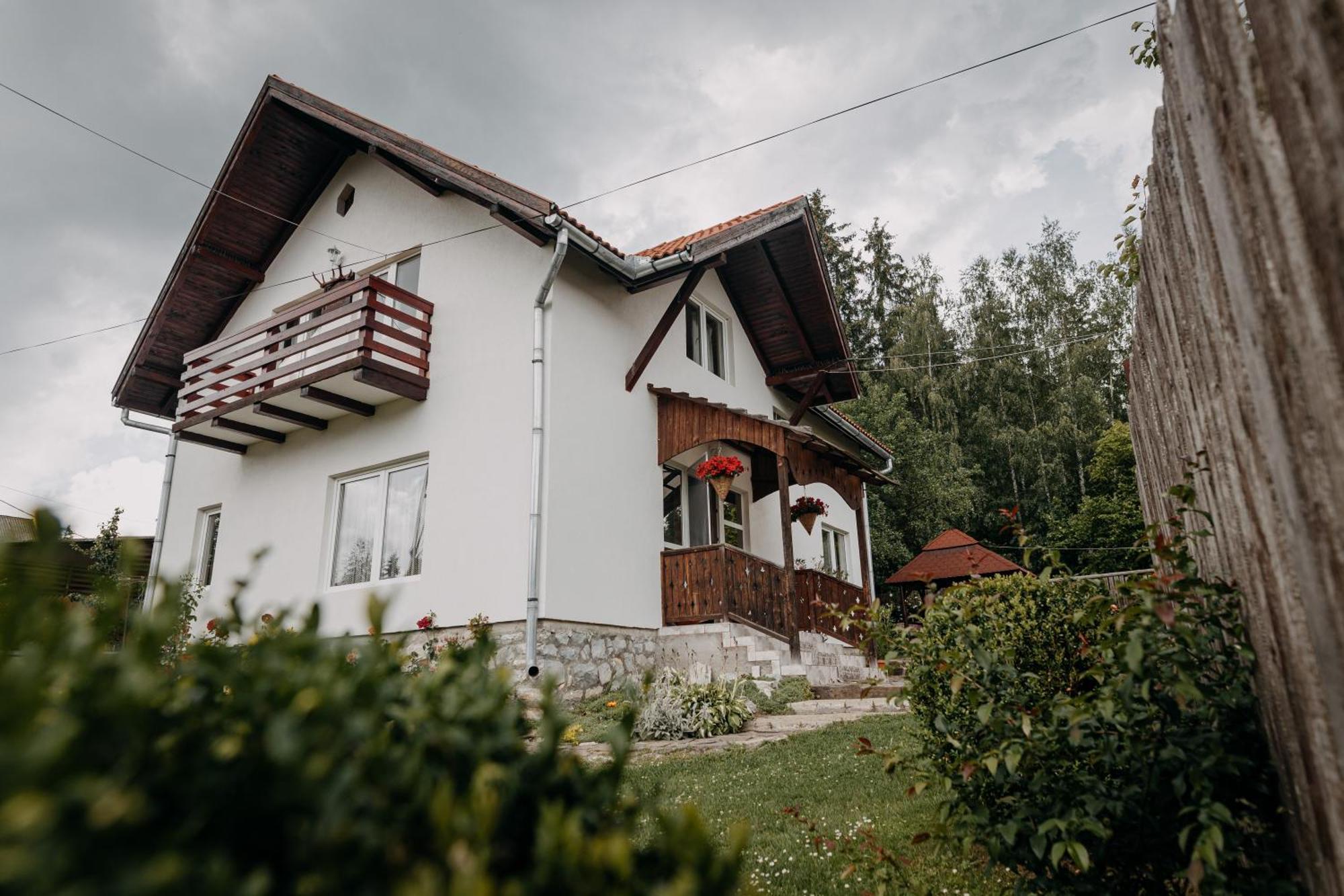 Kaffai Panzio Bed and Breakfast Izvoru Mureşului Exteriör bild